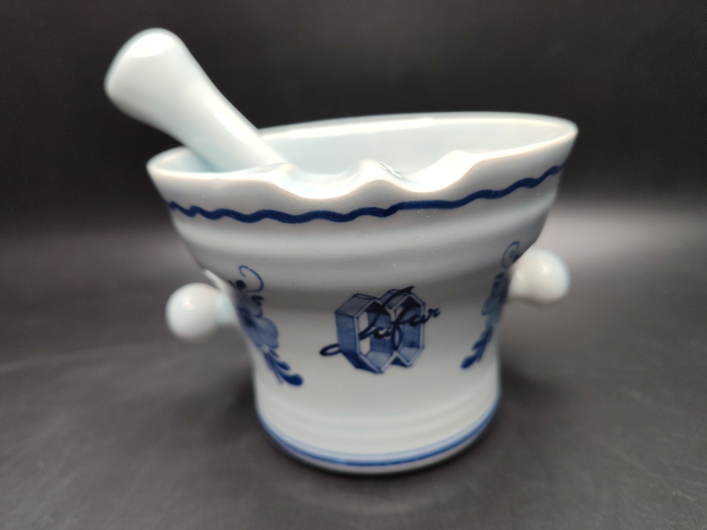 Delfts Apothecary Pestle and Mortar Floral Marked Schoonhoven Keramiek #5087