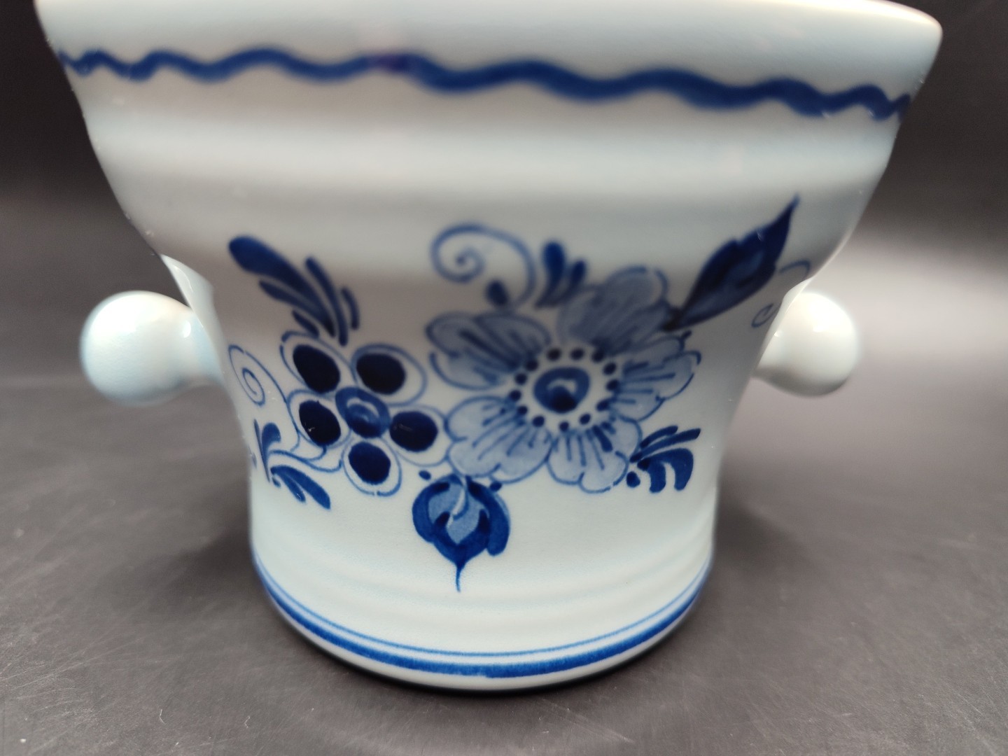 Delfts Apothecary Pestle and Mortar Floral Marked Schoonhoven Keramiek #5087