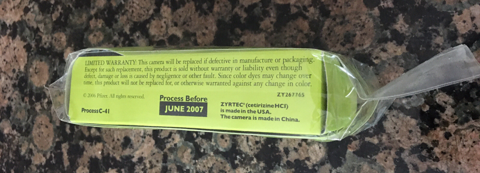 Zyrtec Rewards 35 mm Flash Camera Pharmaceutical Promo Circa 2006 12 Exposures
