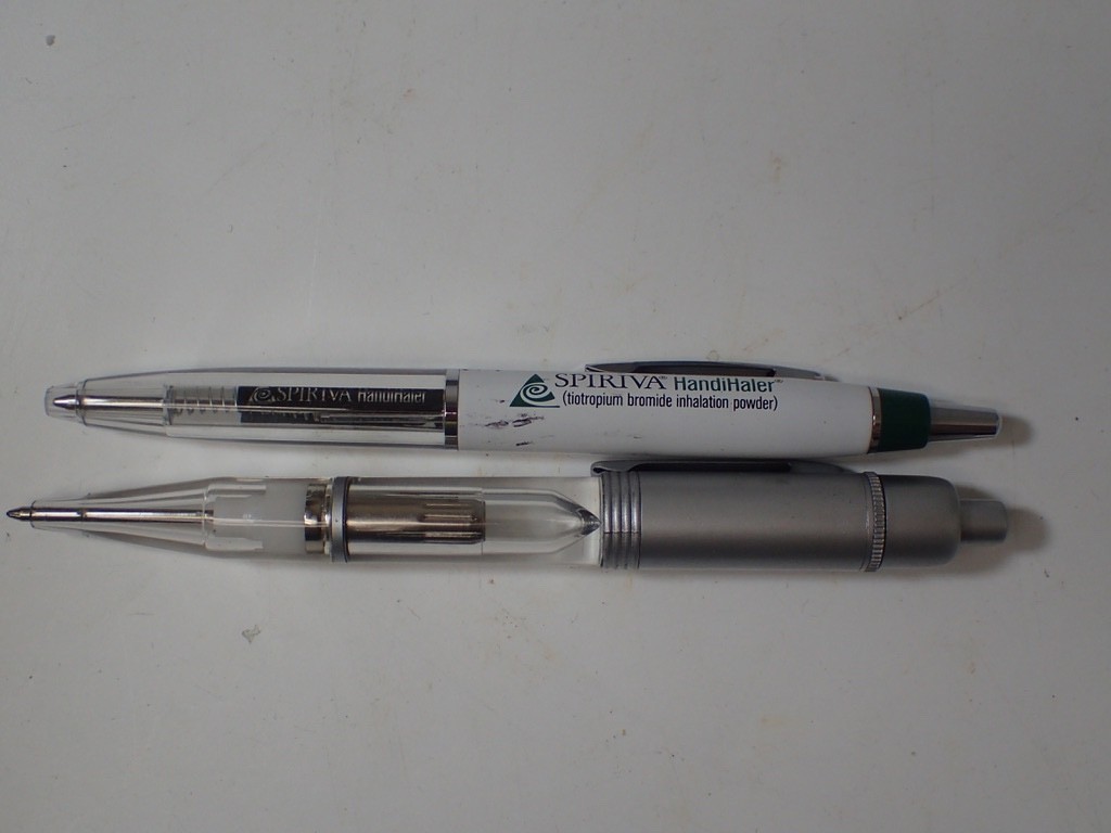 (18) High-End Pharmaceutical & More Advertising Pens Plastic & Metal Some Lights