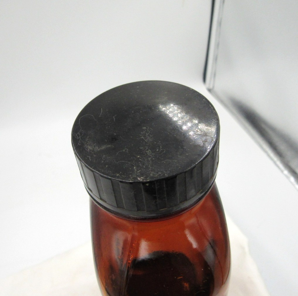 MM – 1930’s Eli Lilly Liq. Cologel Indianapolis Ind 7 7/8″ Amber Medicine bottle