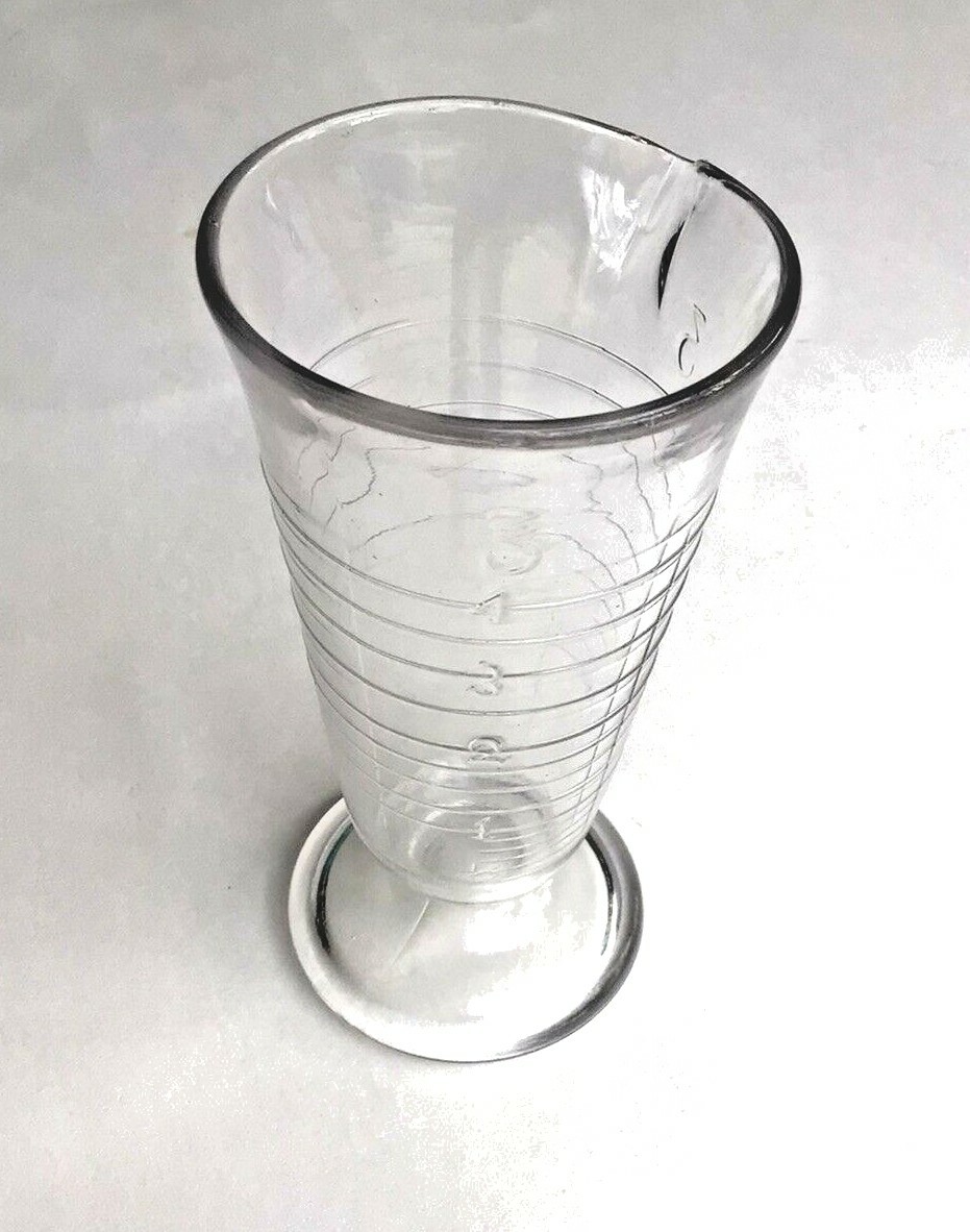 Vintage 1930/40’s FOOTED PHARMACY MEASURING BEAKER Size 5 1/4” Tall W/Pour Spout
