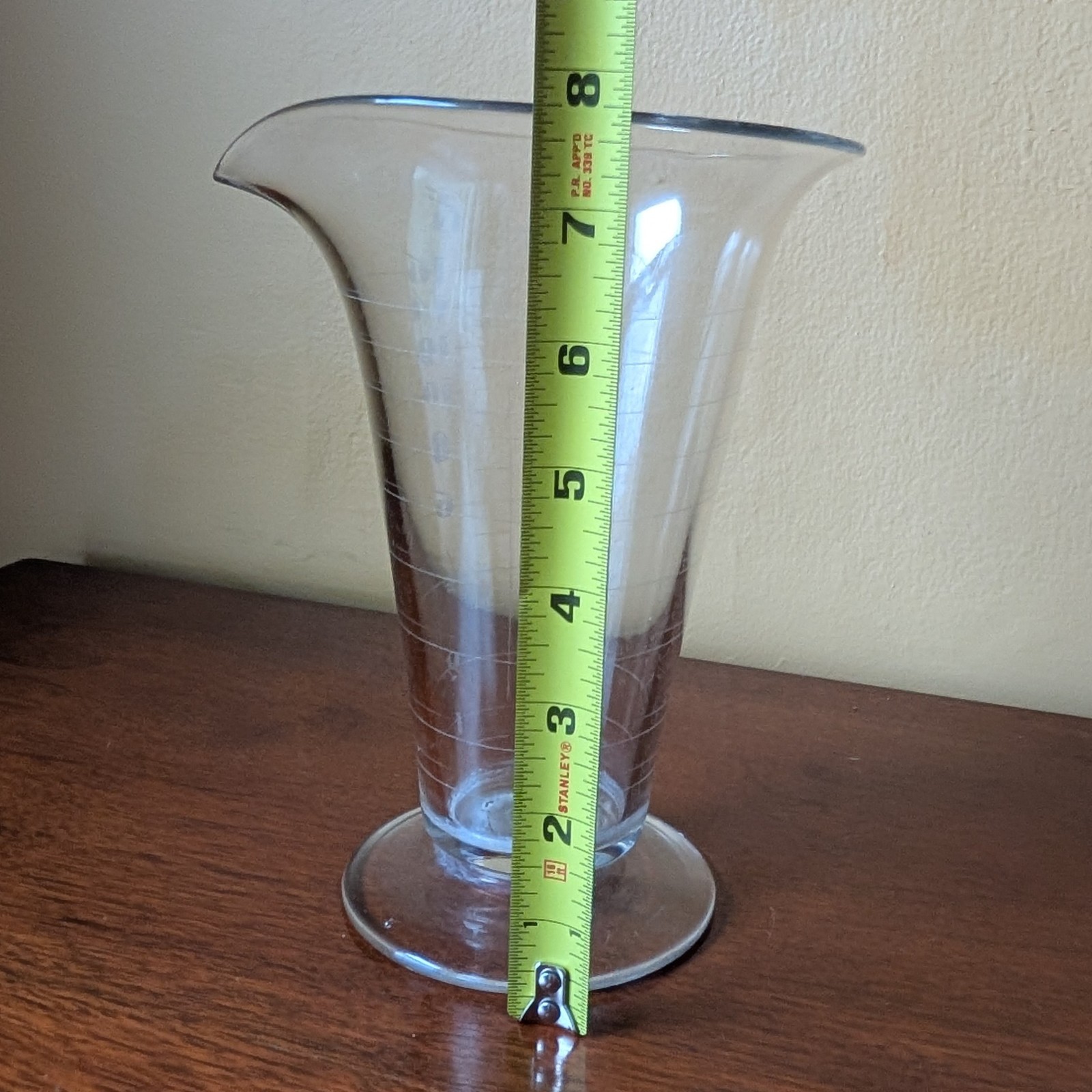 VINTAGE APOTHECARY/PHARMACY GRADUATED CYLINDER 16 OUNCE