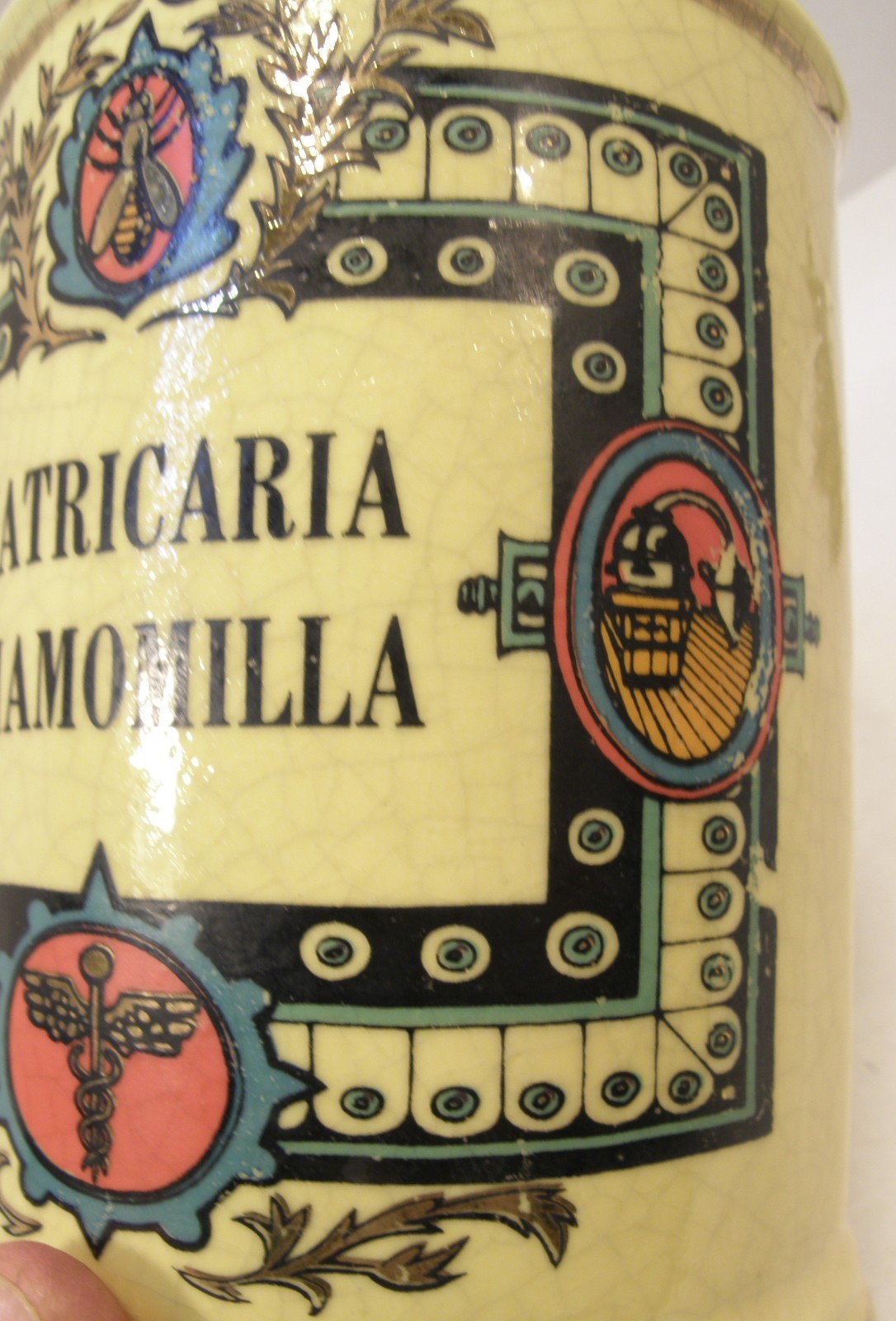 VINTAGE CERAMIC POTTERY APOTHECARY JAR W/LID MATRICARIA CHAMOMILLA PHARMACY