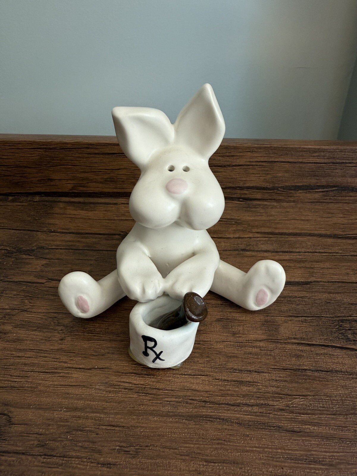 RARE Vintage 1986 Pharmacy Wabbits Rabbit w/Separate Rx Mortar Pestle 2 Pieces