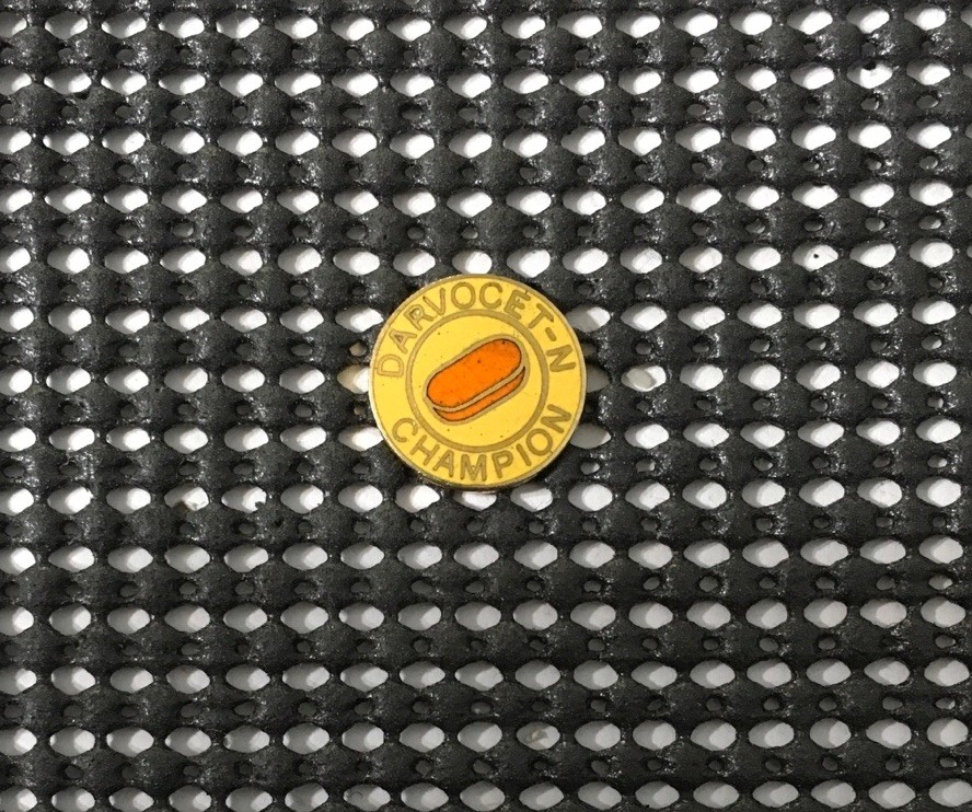 VINTAGE DARVOCET-N CHAMPION ELI LILLY MEDICINE PILL DRUG REP SALES LAPEL PIN
