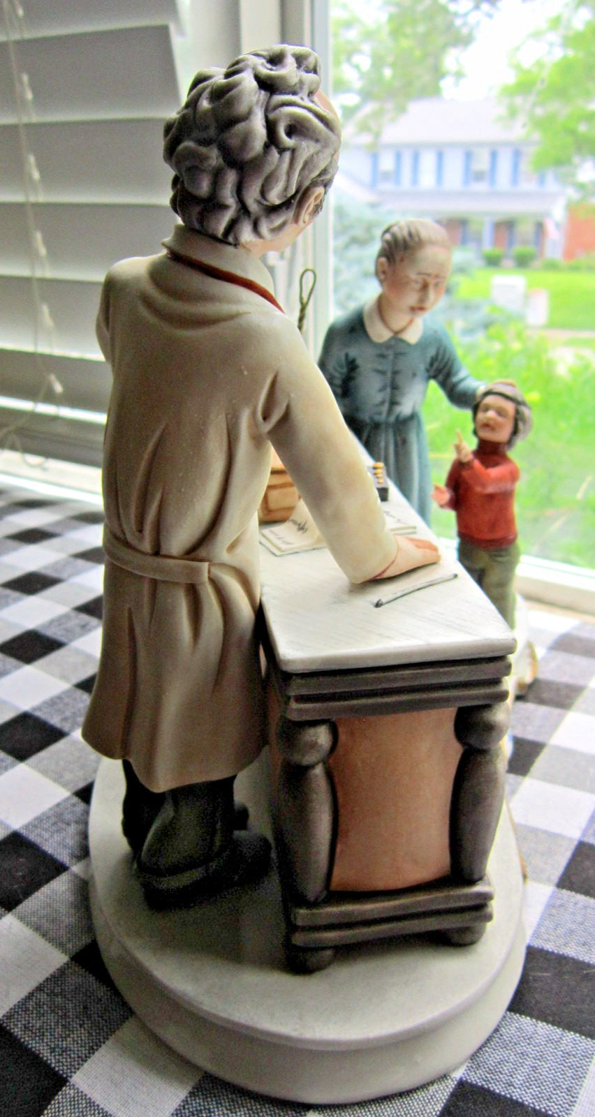 Capodimonte Apothecary Shop Pharmacist Pharmacy Display Gift Ceramic Statue
