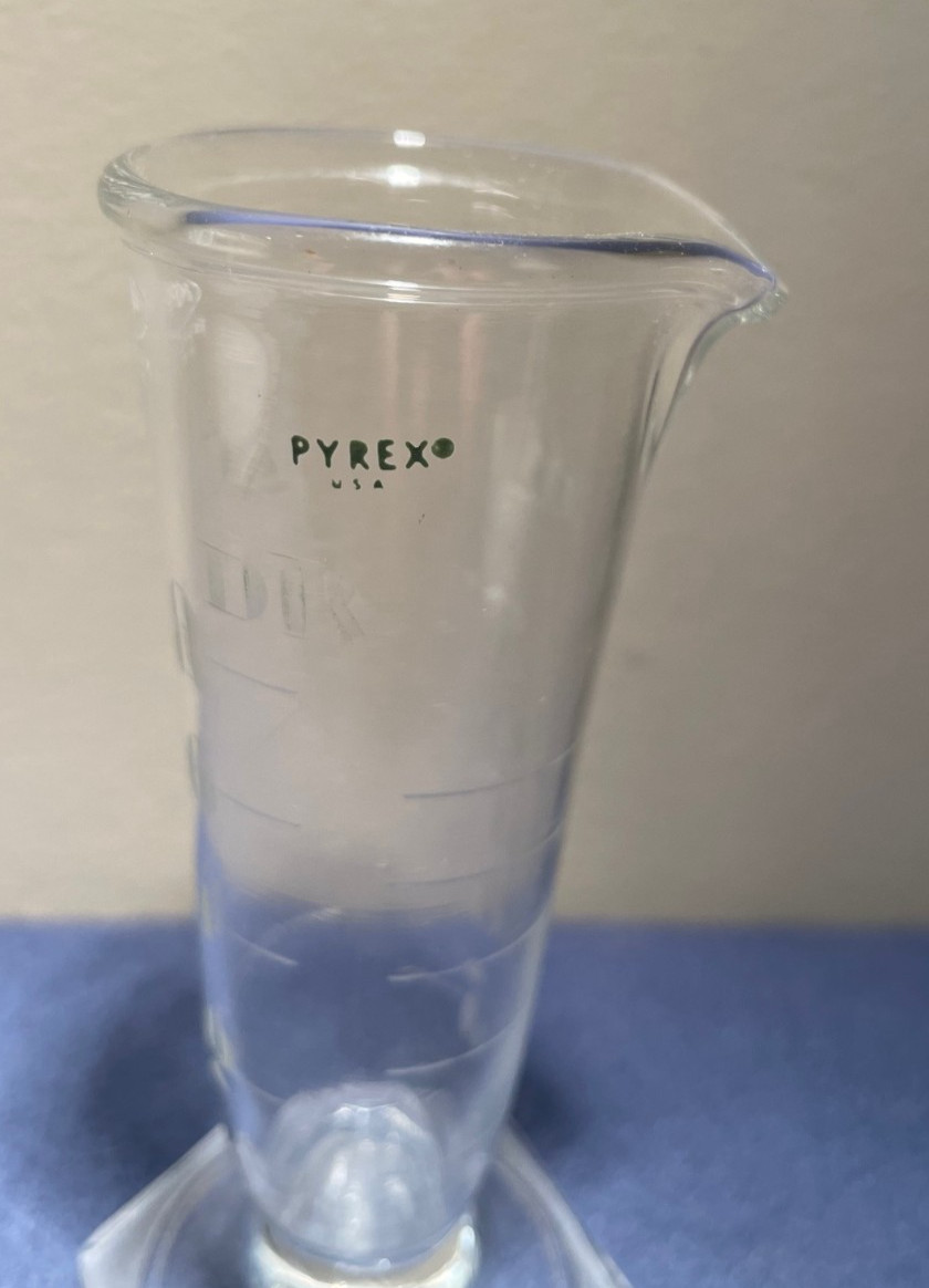 Vintage KPP Phenix Pyrex Pharmaceutical Graduated Beaker w/ Scales, 8 DR/25 mL