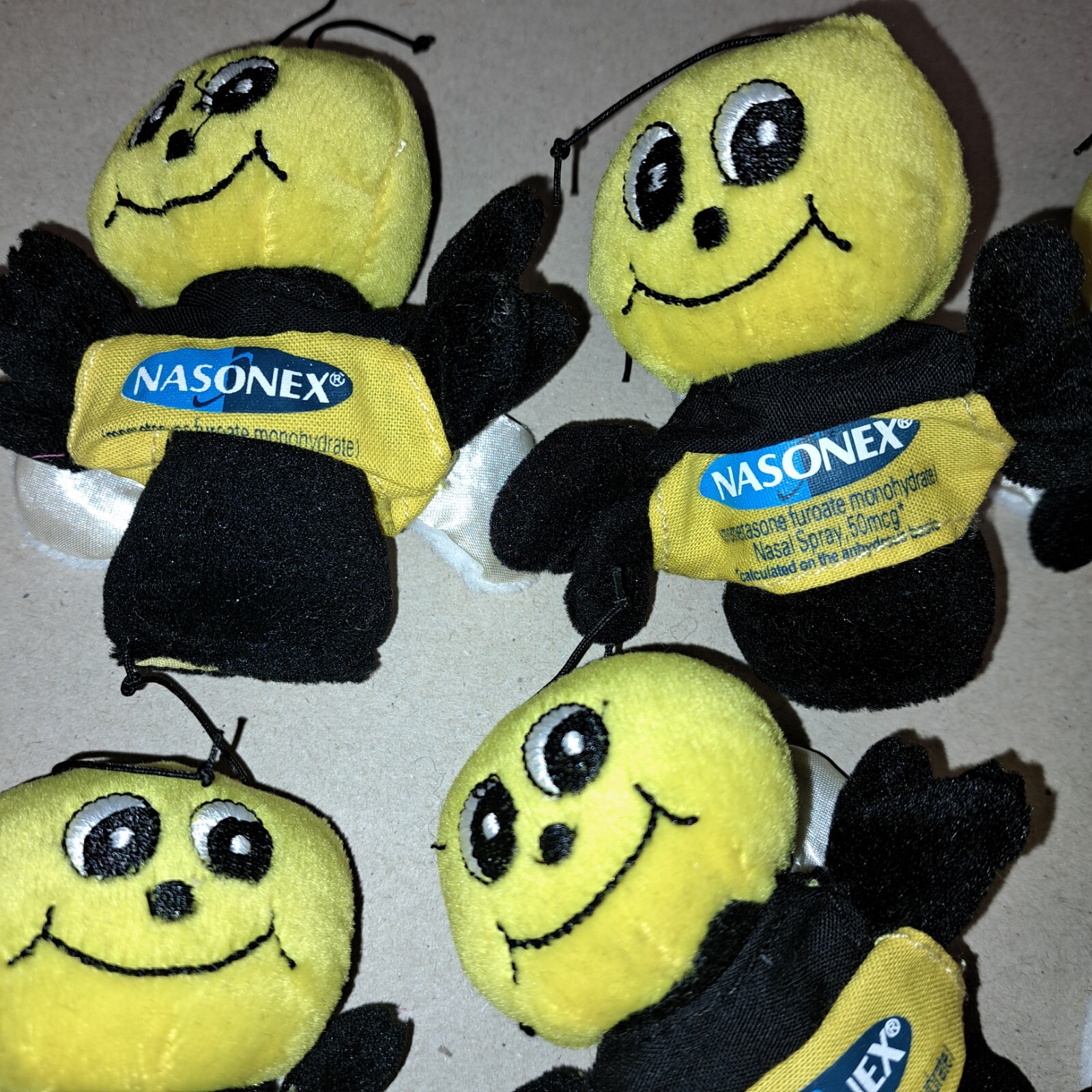 2 RARE NASONEX BEE FINGER PUPPETS PROMOTION NEW COLLECTABLE PHARMA DRUG REP NEW
