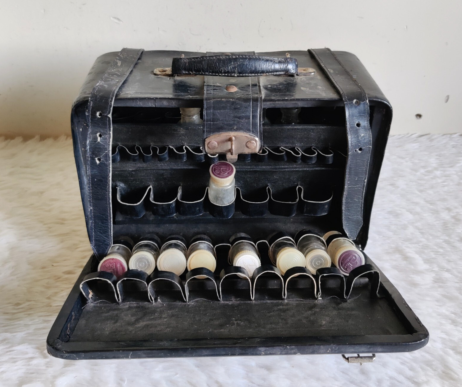 Vintage Fabricks Wood Leather Homoeopathic USA Medicine Case Travel LETH113