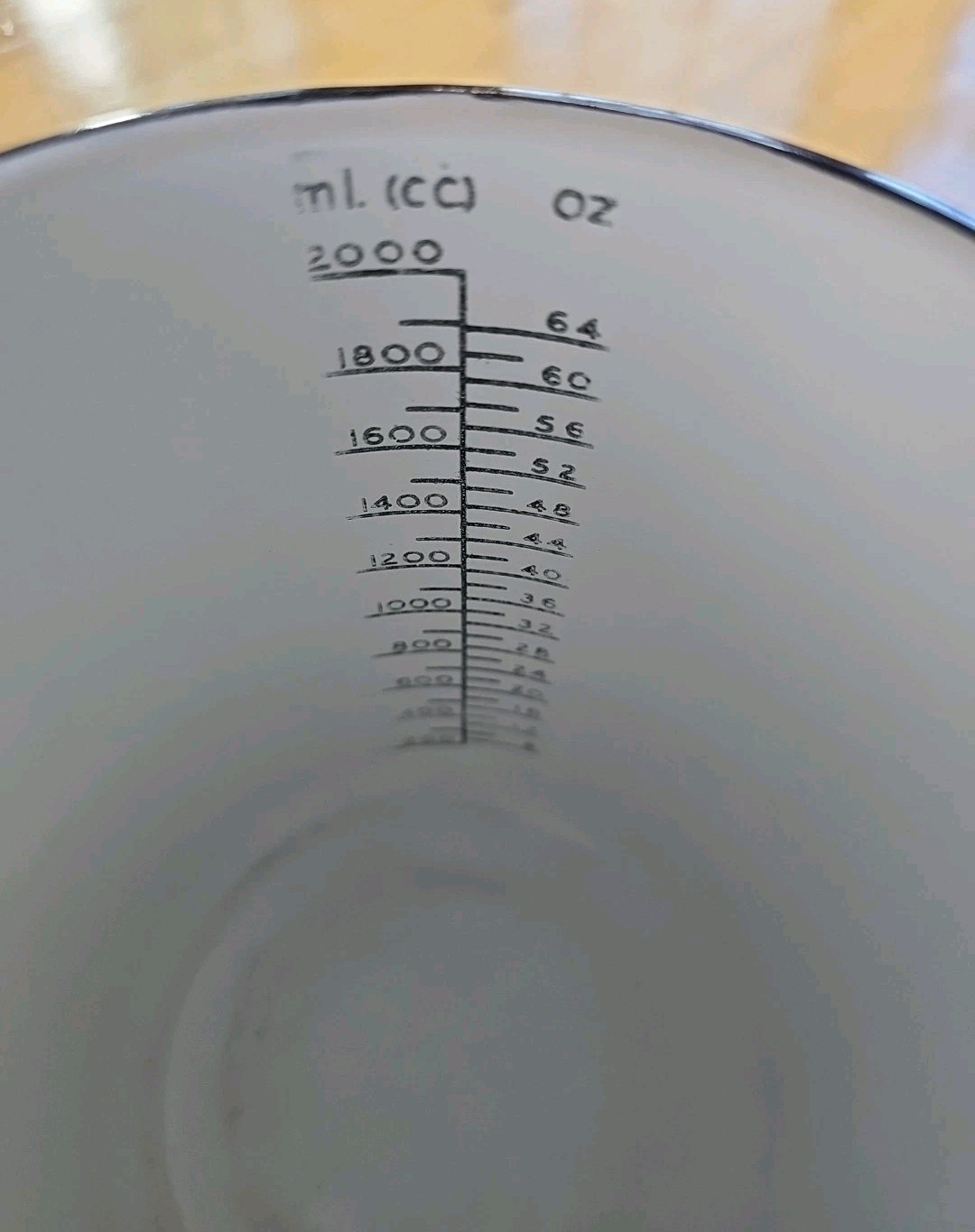 Vintage Enamelware Pitcher White Black Medical Measuring Cup 2000 cc 64 Oz. L@@K