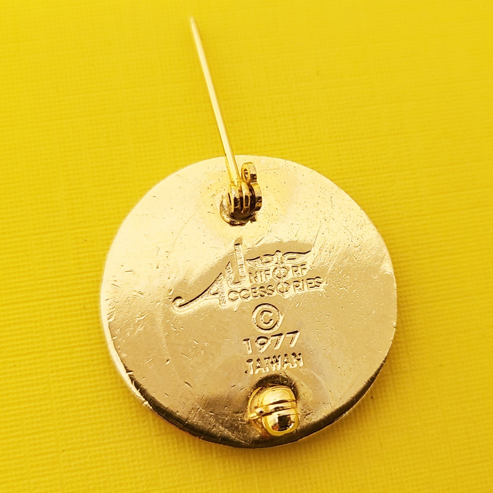 Vtg. PHARMACY TECHNICIAN Caduceus Rx Cross Round Enamel Lapel Pin
