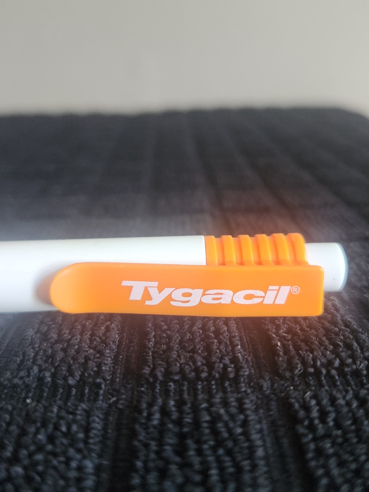 Pharmaceutical Advertising Tygacil Tigecycline IV Pocket Flashlight• Not Working