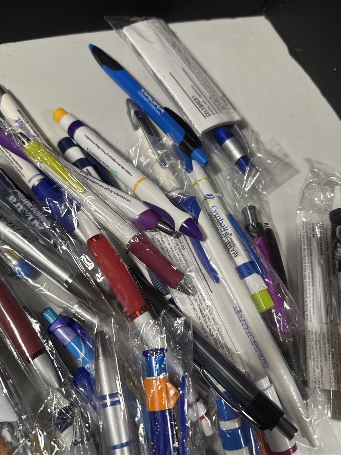 Lot 150 Pharmaceutical Drug Rep Pens!! Many New In or Out of Wrappers, Most Work