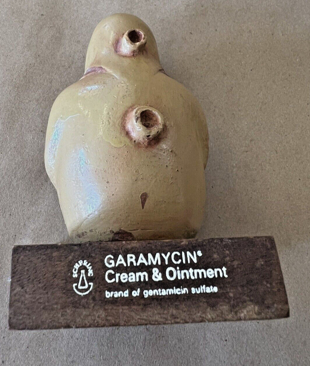 MOCHICA DRINKING GARANYCIN CREAM PHARMACEUTICAL AD DESK STATUE