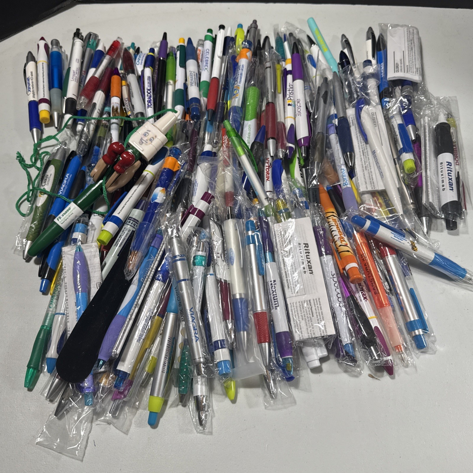 Lot 150 Pharmaceutical Drug Rep Pens!! Many New In or Out of Wrappers, Most Work
