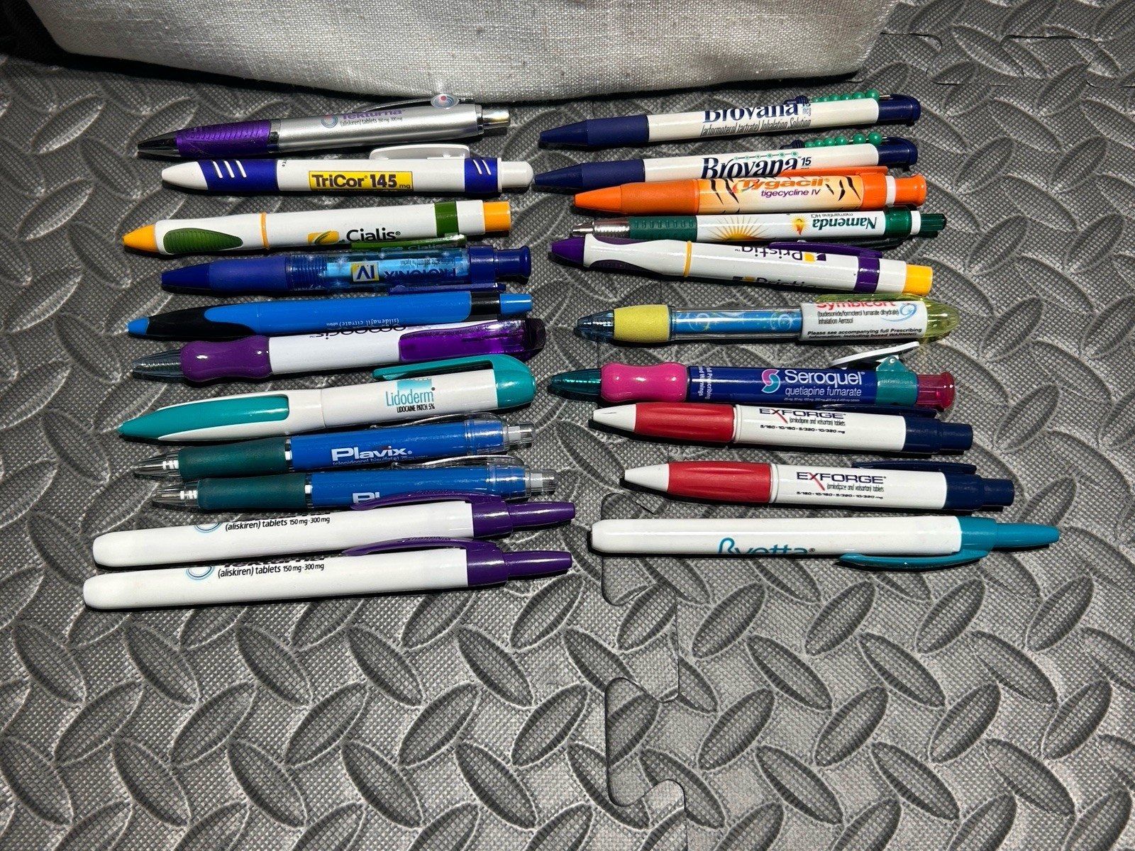 Lot of 18 Pens 3 Highlighters Drug Rep Pharmaceutical Promo Medical Advertising