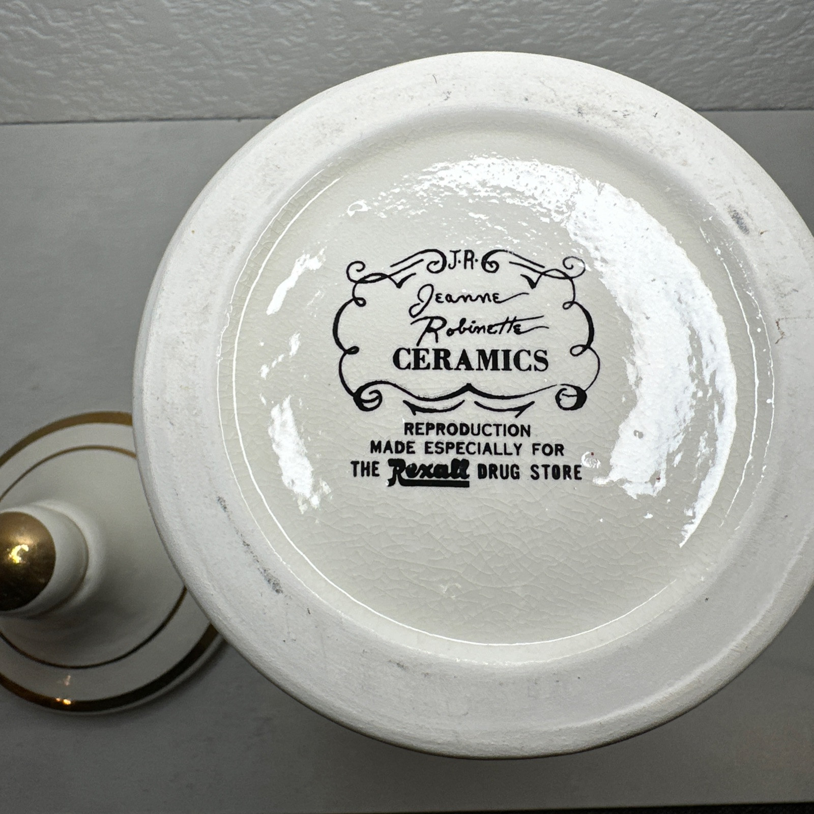 Vintage Jeanne Robinette Ceramics~Carbo Ligni Apothecary Jar, Rexall Drug Store