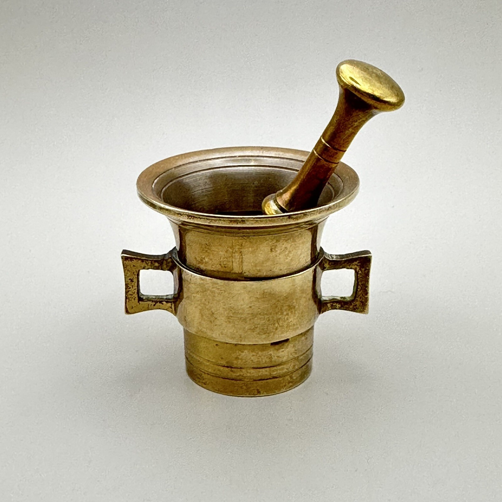 Apothecary Mortar & Pestal Herbs Spices Pharmacy Medical Sadie Morse Gould Brass