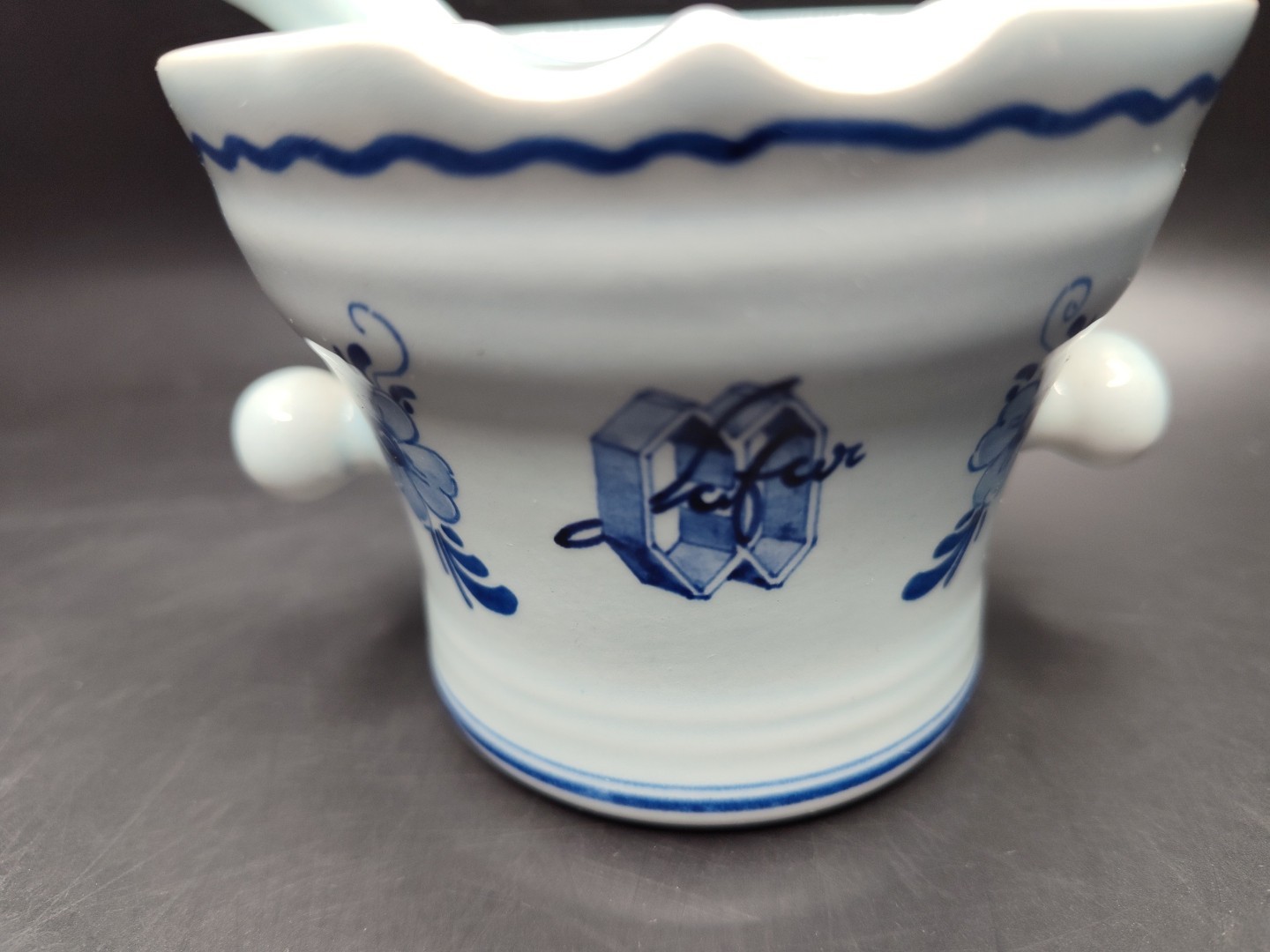 Delfts Apothecary Pestle and Mortar Floral Marked Schoonhoven Keramiek #5087