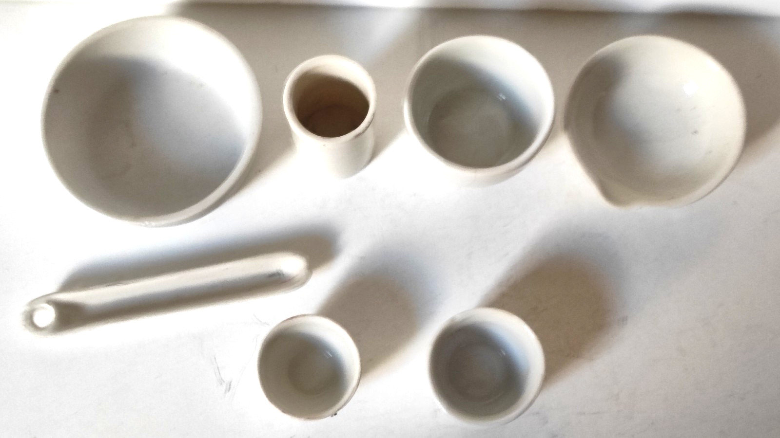 PORCELAIN SMALL VESSELS, Evaporating Dishes, Set of 7 – Pharmacy, Labs, Vintage