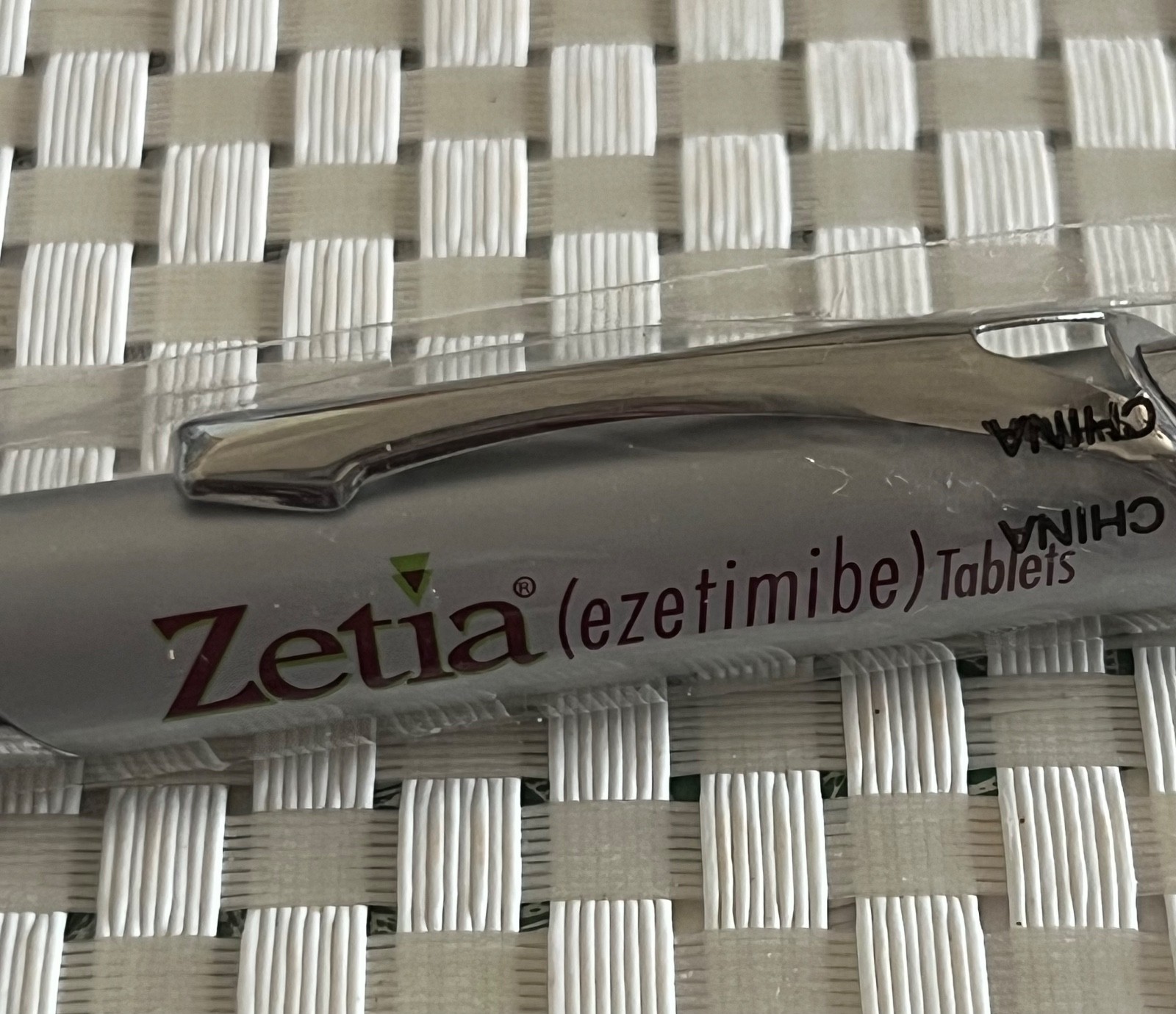 Drug Rep Pharmaceutical Memorabilia Metal ZETIA Pen w/Plastic Cover, NIP