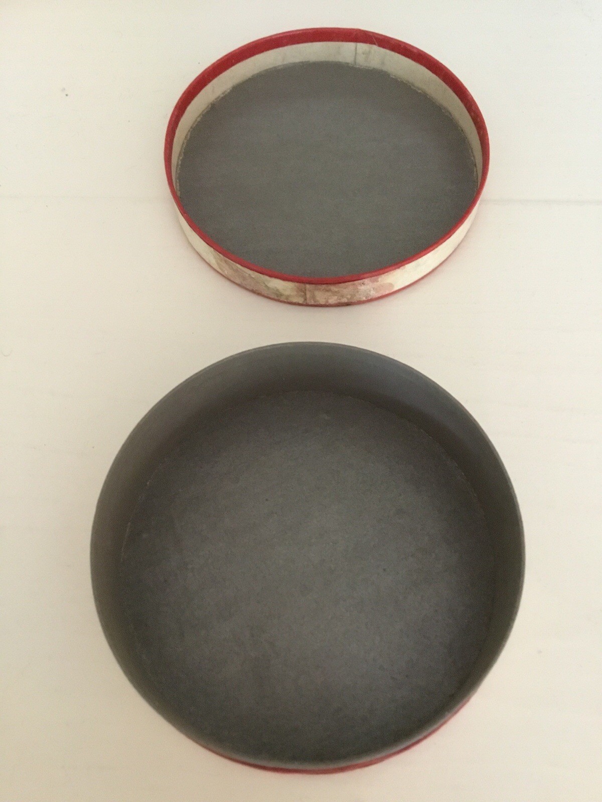 Vintage FRENCH Pharmacie Round Cardboard Container Red PATE PECTORALE Codeine