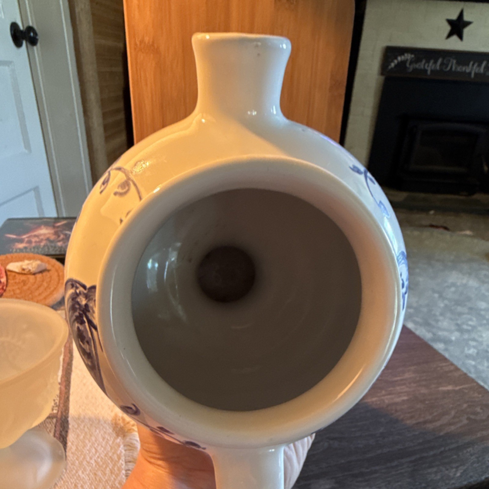 Lilly Portuguese 1989 Ceramic Pharmaceutical Syrup Jar Blue White Bird Motif