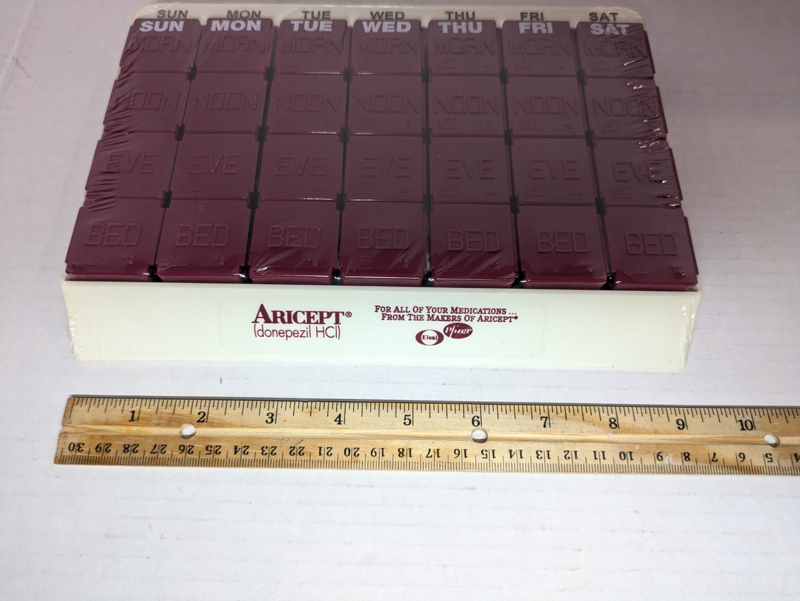 SEALED Vintage Aricept Pharmaceutical Drug Rep Promo 7 Day Pill Organizer Sorter