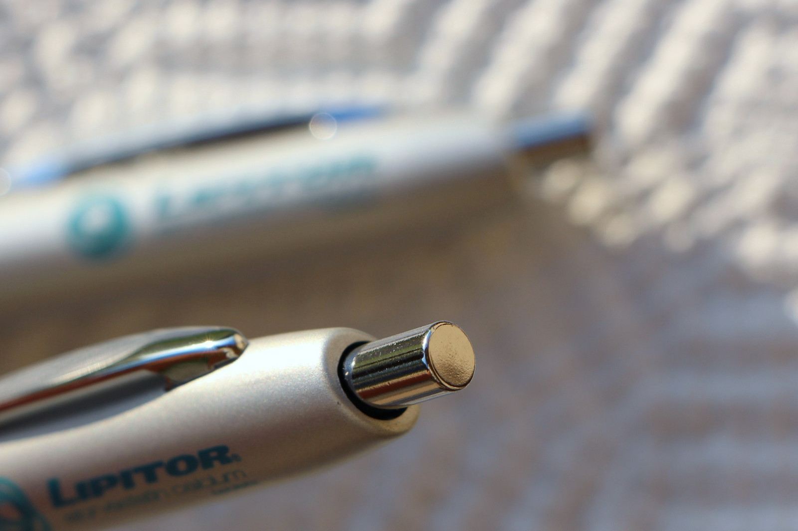 Drug Rep 2 LIPITOR Heavy Metal Brushed Silver Beautiful Pens