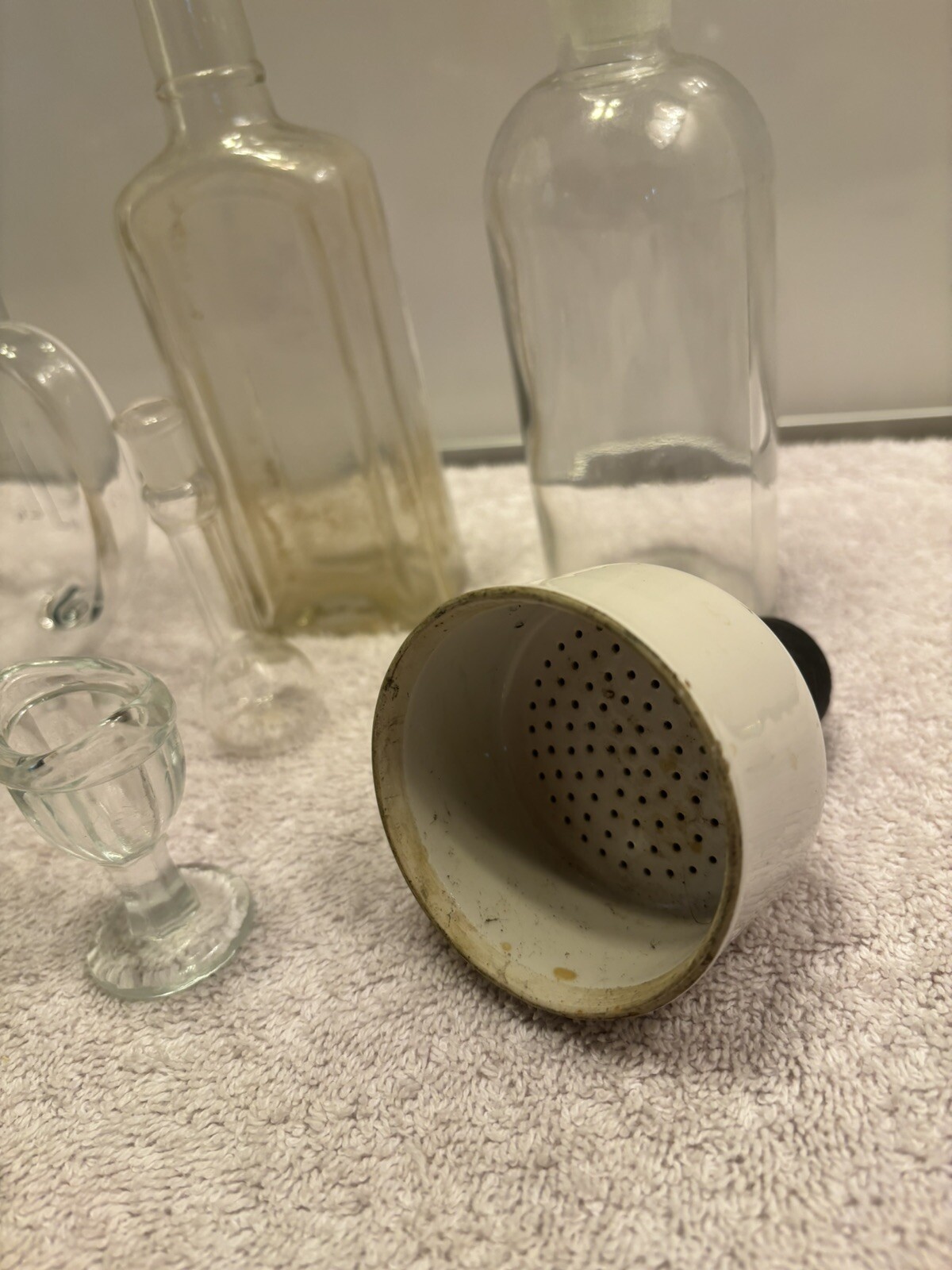 Vintage Pharmacist lot 10 Pcs. Drugstore Bottles And Measuring Cup.