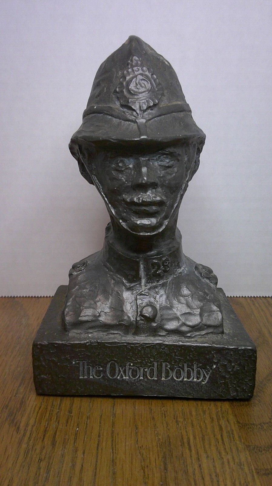 vintage 1977 The Oxford Bobby Bristol Drug Co. Tegopen promotional bust Z86
