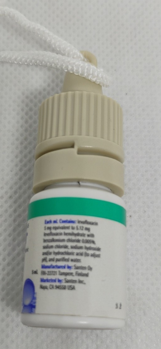 Quixin Sterile Solution Bottle Pharmaceutical Drug Rep Advertising Necklace