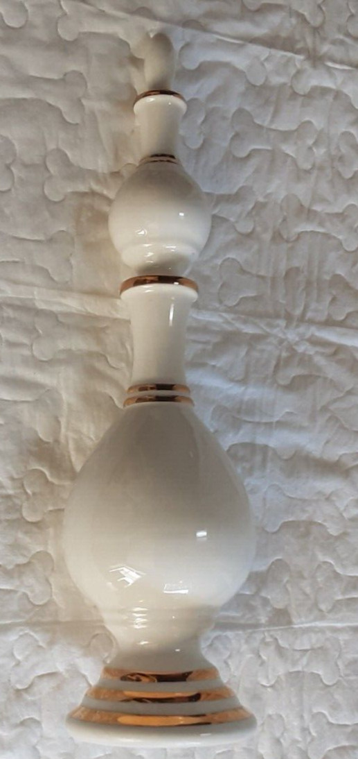 Vintage Collectable Owens-Illinois 12″ Ceramic Finial White with Gold Apothecary