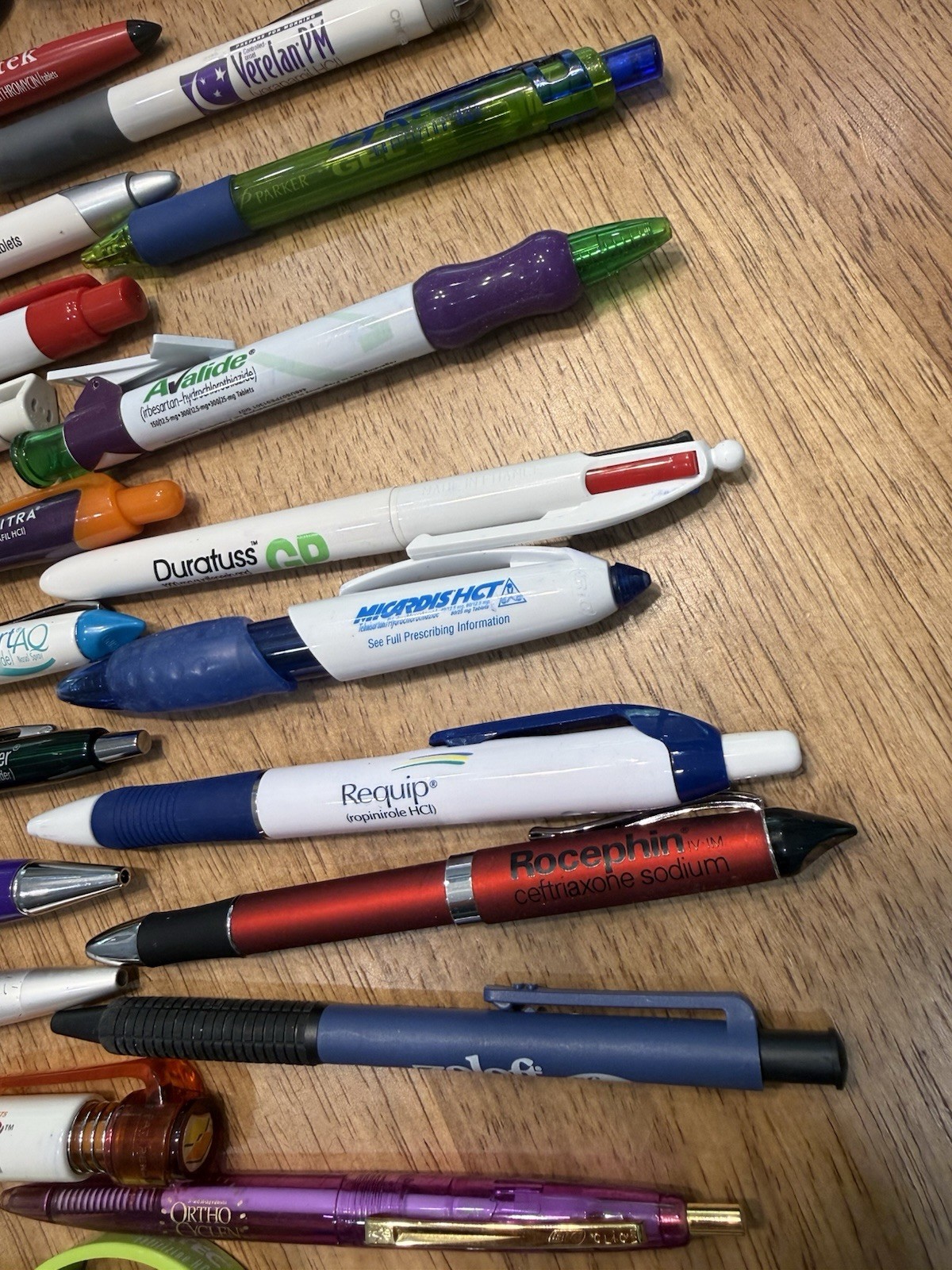 Lot of 25 Pharmaceutical Drug Rep Advertising Ballpoint Pens Rocephin Zoloft ++