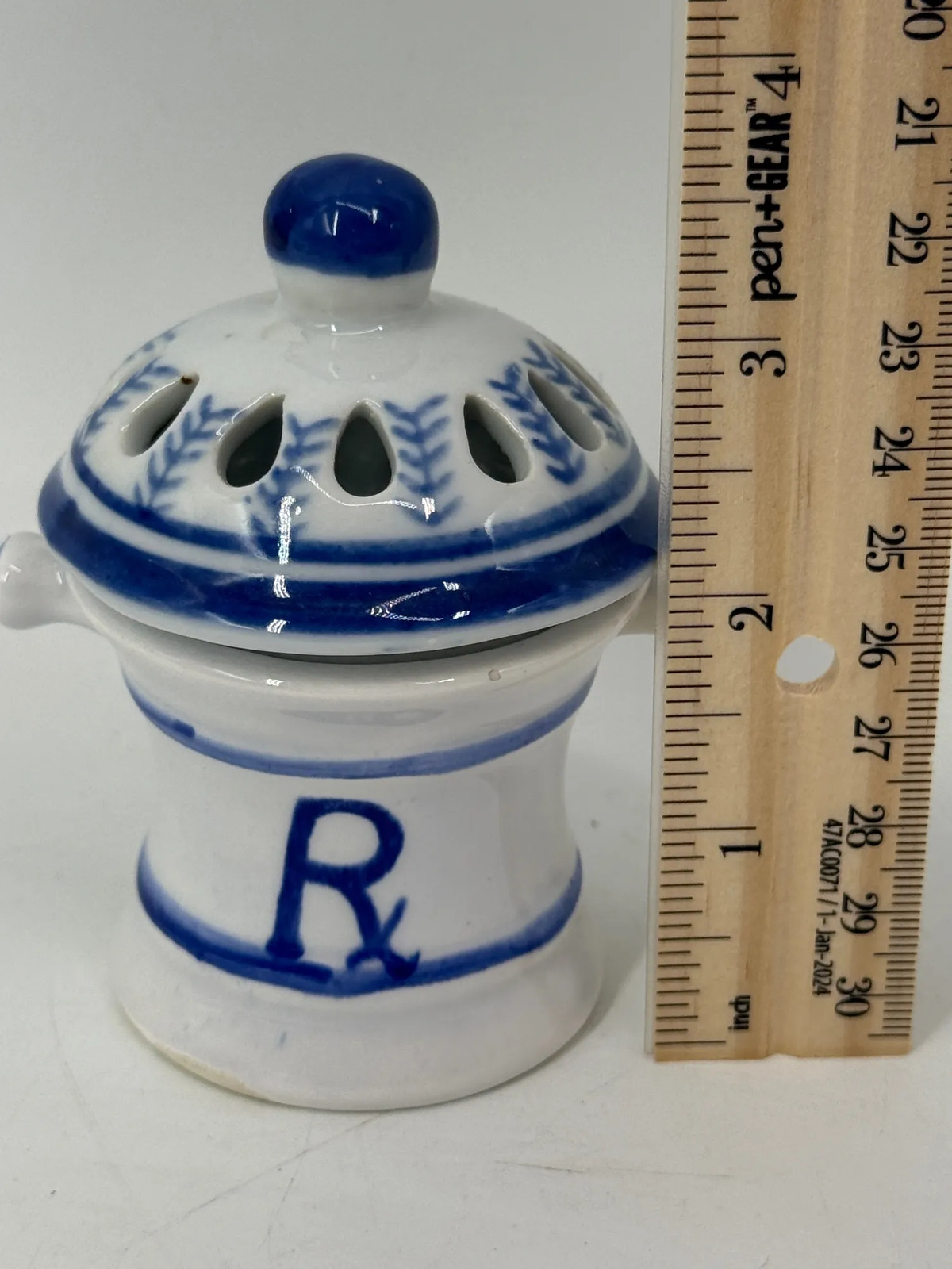 Vintage Apothecary Jar Rx Symbol Pharmacy Potpourri Blue White Ceramic 3.5″
