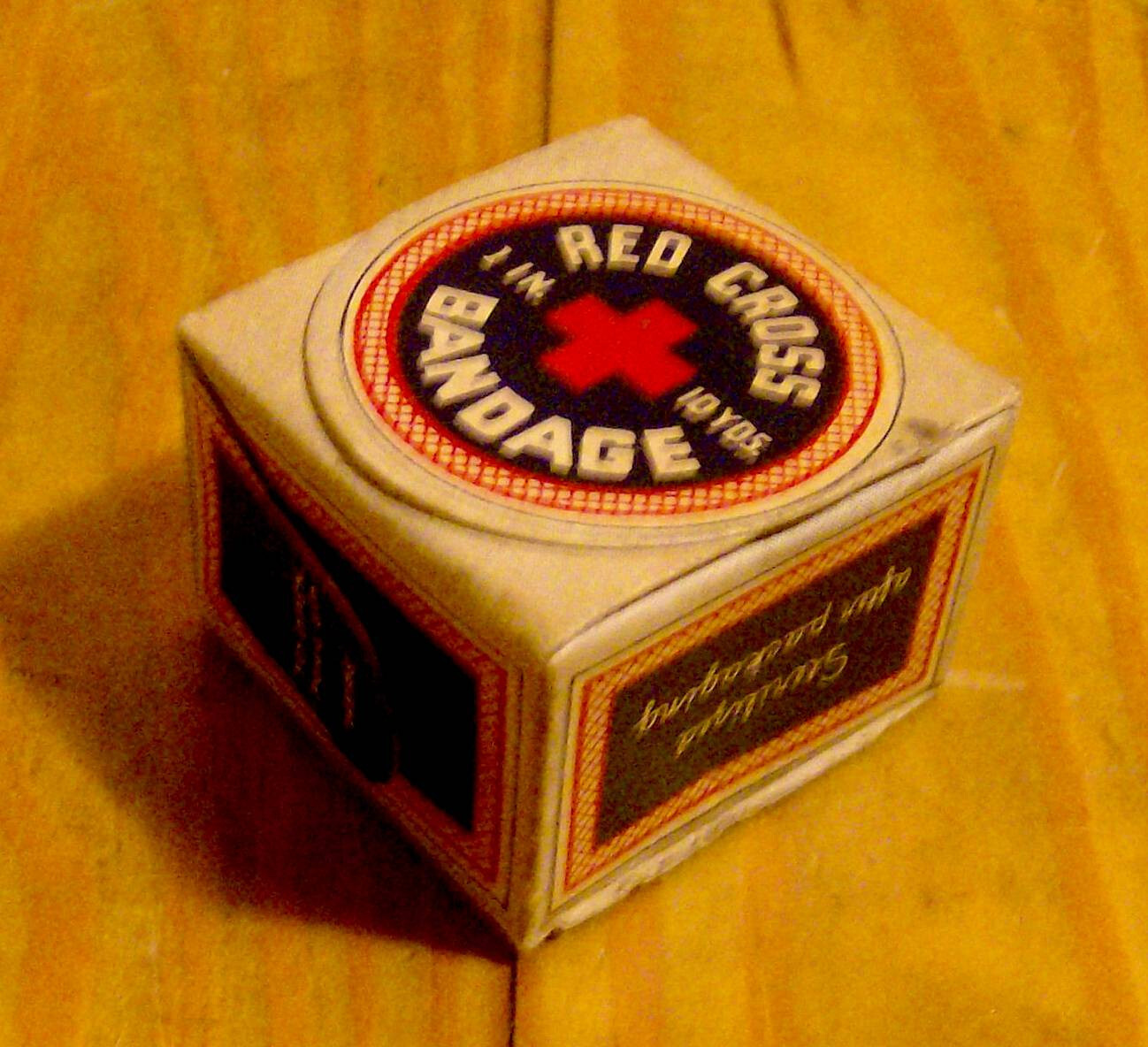 RARE vintage antique 1930s RED CROSS BANDAGES box medical FIRST AID JOHNSON & J