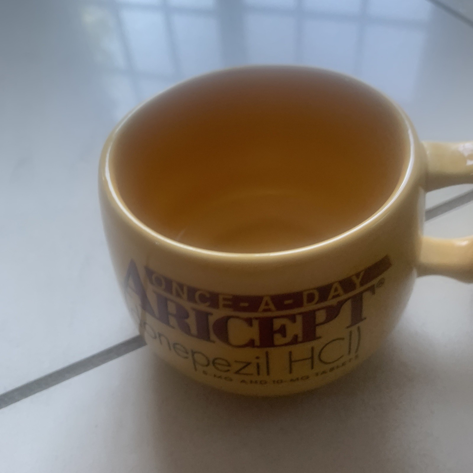 Aricept Unforgettable Pharmaceutical Drug Rep Medical Collectible Large Coffee