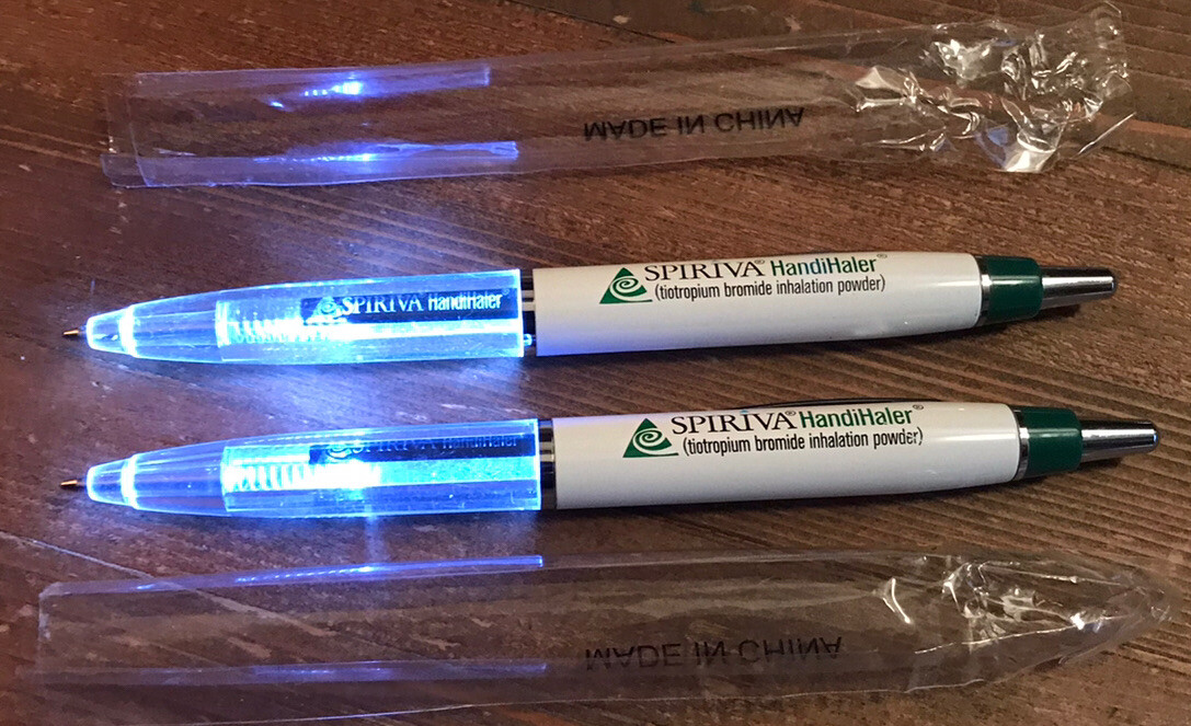 2 SPIRIVA PHARMACEUTICAL DRUG REP PENS LIGHT UP