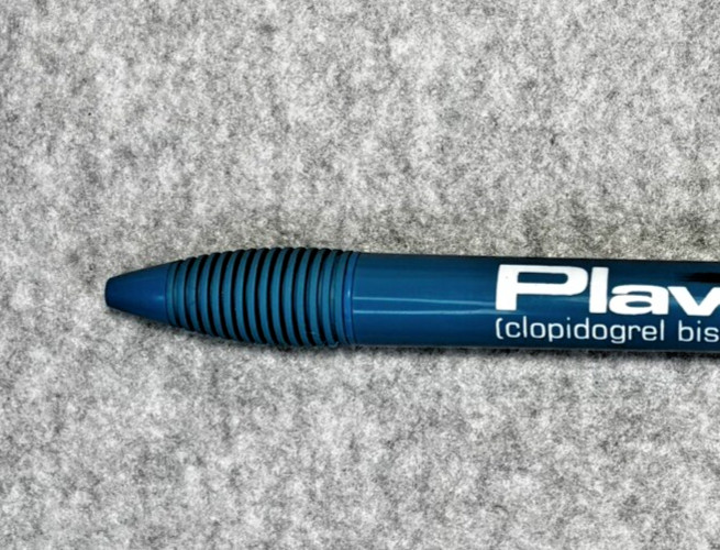 PLAVIX Drug Rep Pen Pharmaceutical Advertising Collectible Blue Refillable