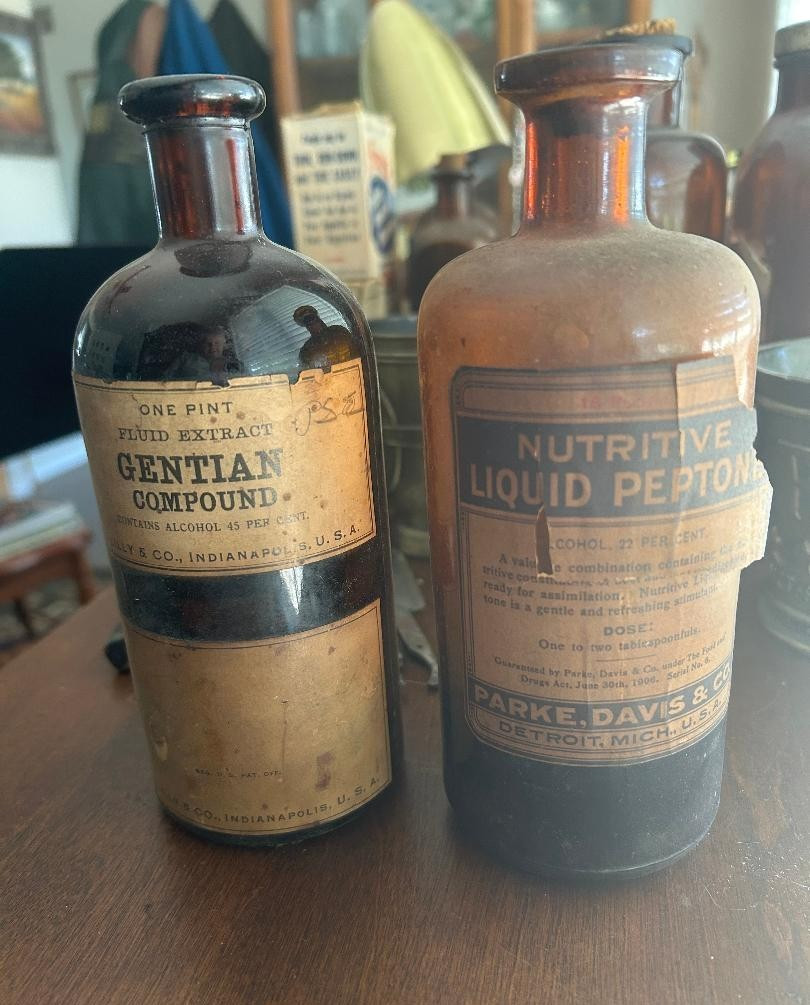Vtg Gentian Compound (Lilly) and Liquid Peptone (Parke Davis) amber bottles EMPT