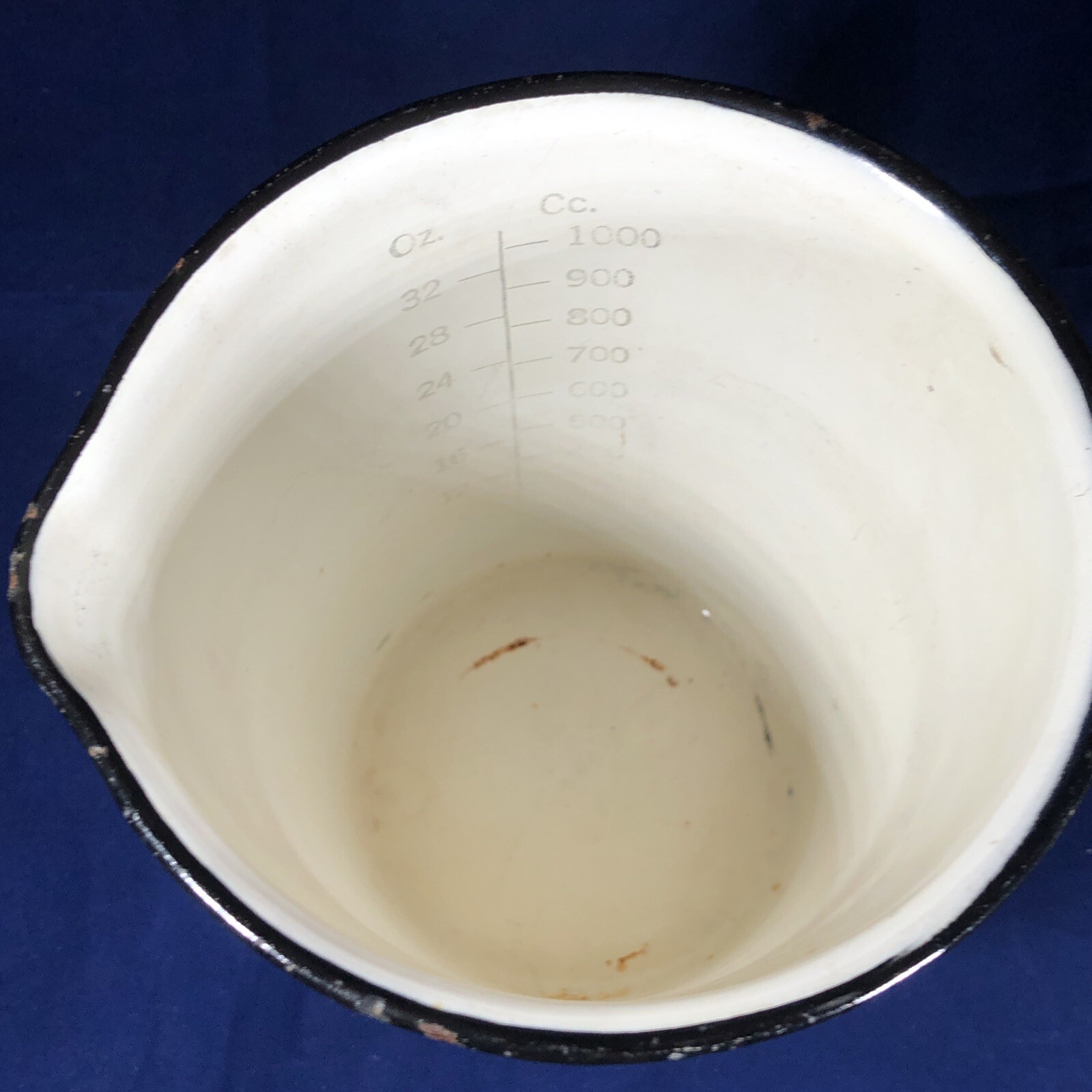 Vintage White Enamel Large 32 Oz 1000 CC Pharmacy Chemical Measuring Cup Pitcher