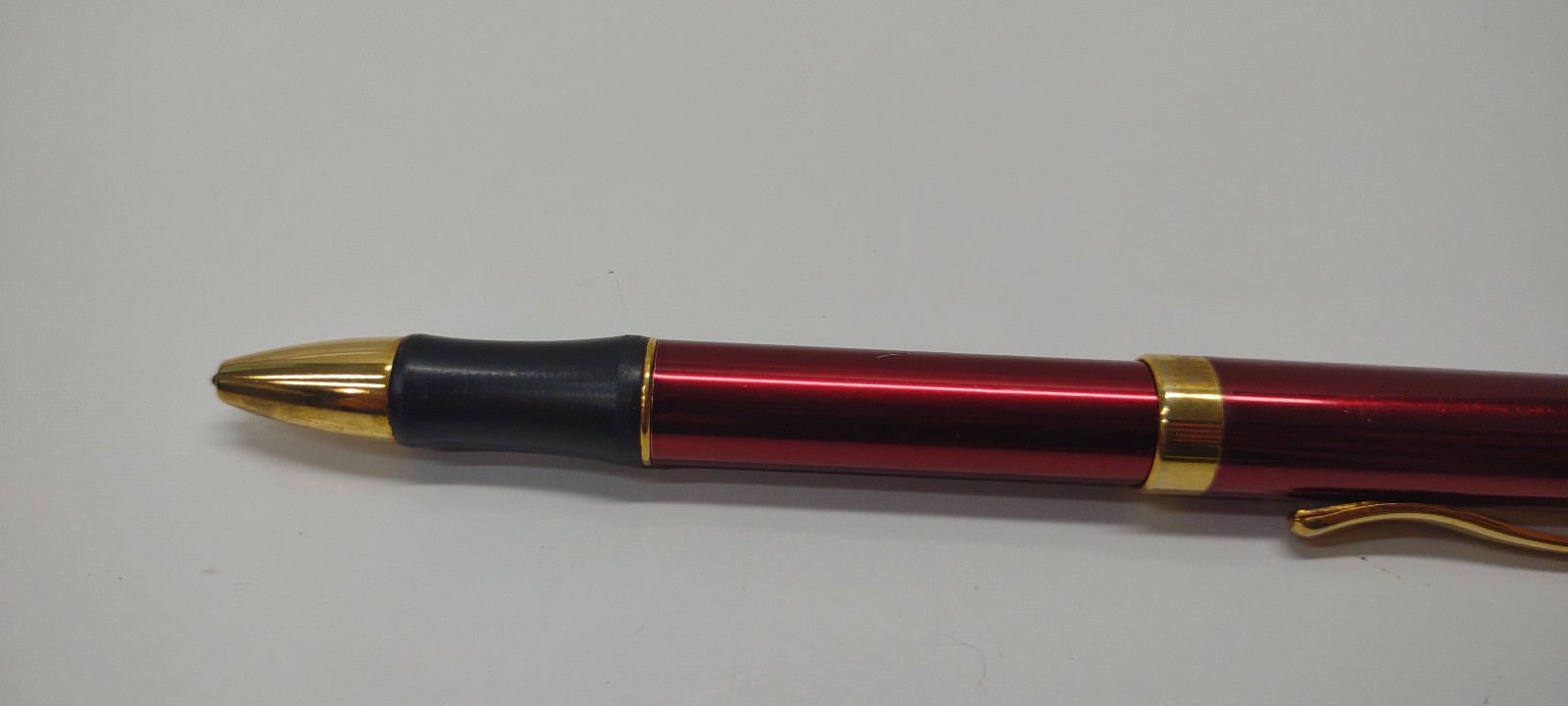 Aricept Donepezil HCL Pharmacutical Promotional Pen Red and Gold
