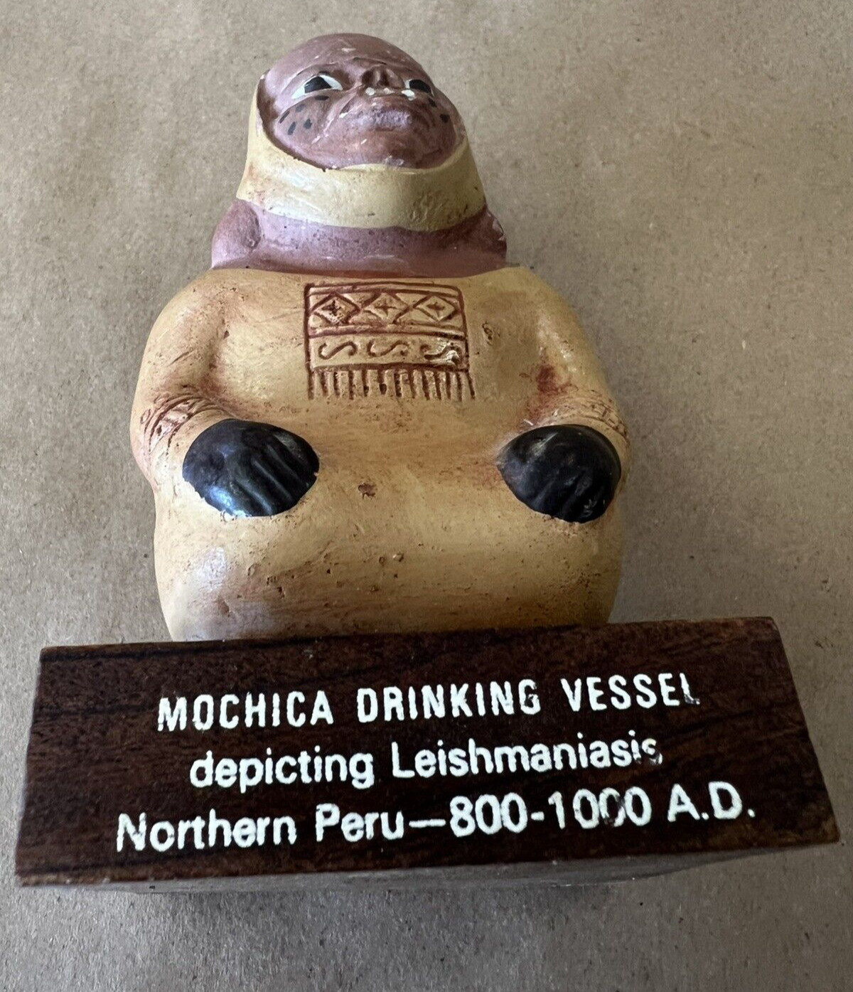 MOCHICA DRINKING GARANYCIN CREAM PHARMACEUTICAL AD DESK STATUE