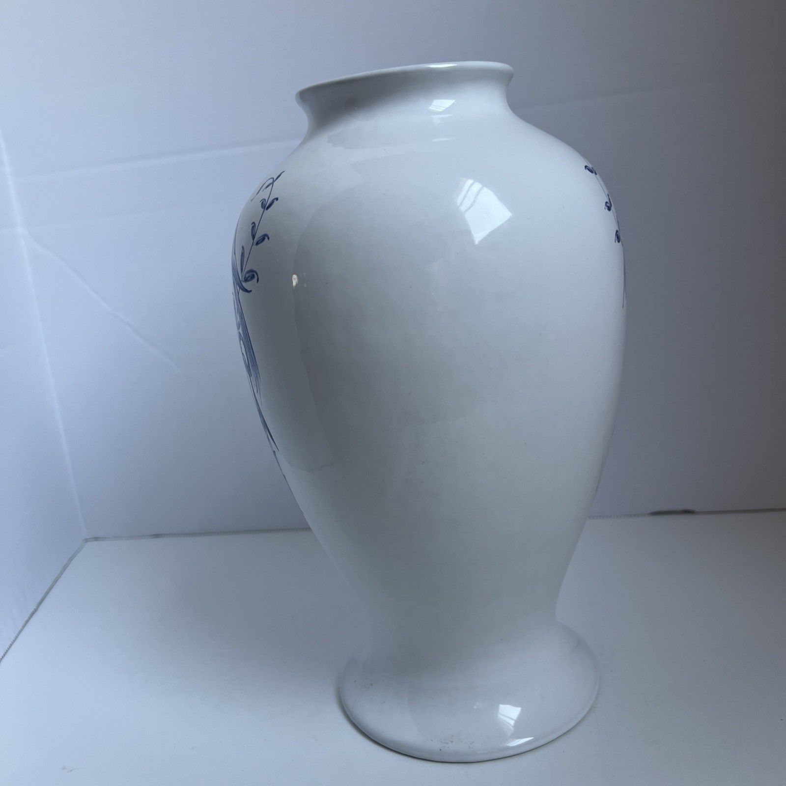 1989 Lilly Blue & White Apothecary 10″ Vase Diascord Portugal Pharmacy Pharma