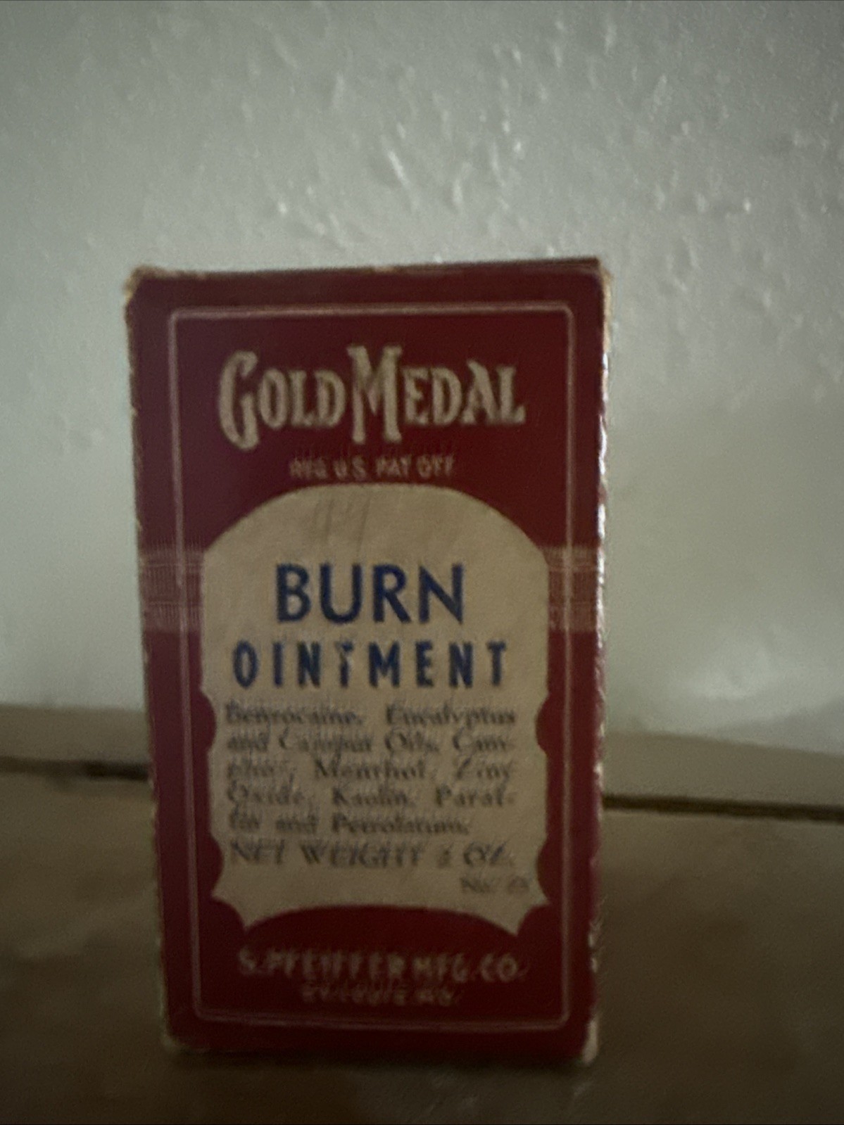 Vintage S. Pfeiffer Mfg. Co. ‘Gold Medal’ Collectible Display Box