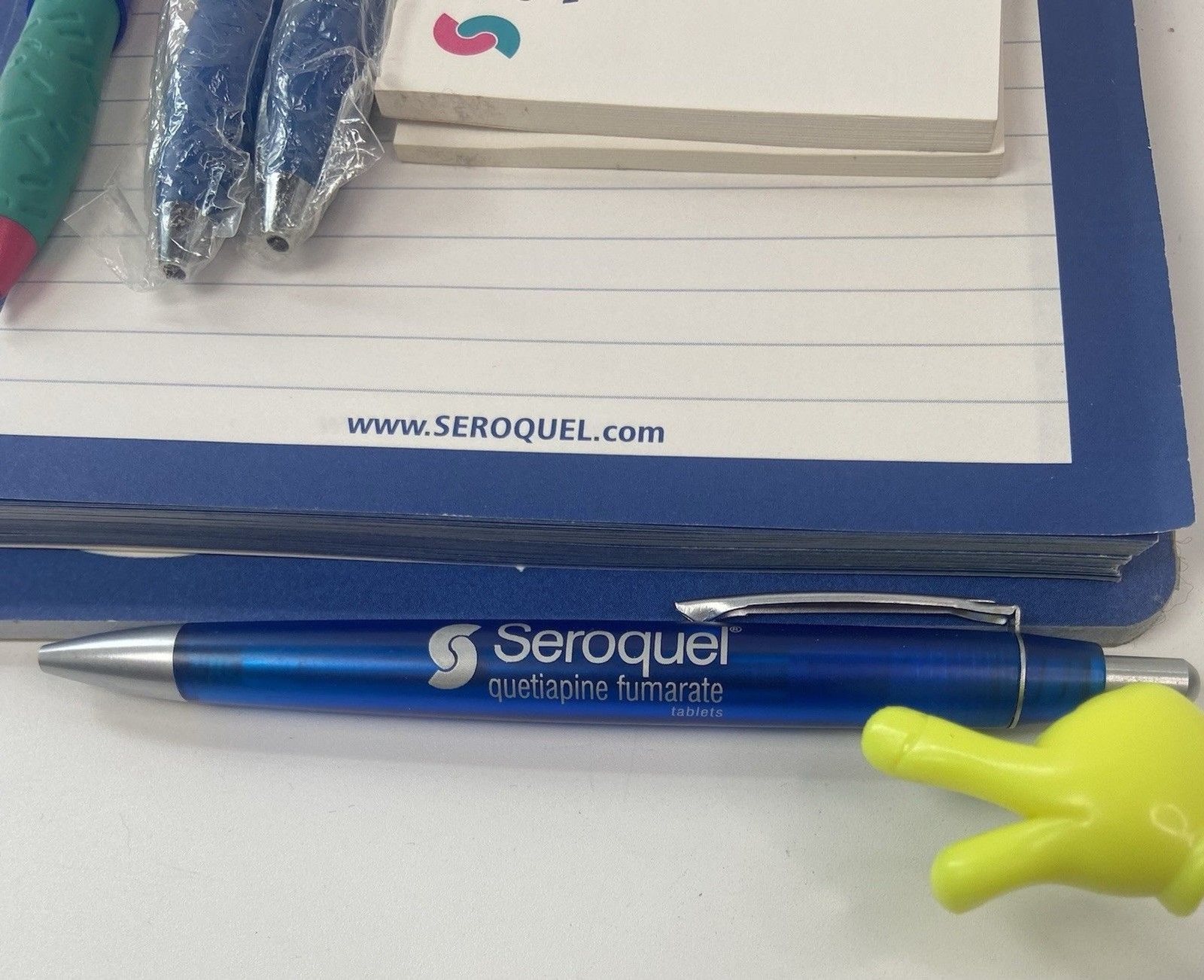 Drug Rep Seroquel Paper Notepad Collectible Pens Plastic Unique Pharmaceutical