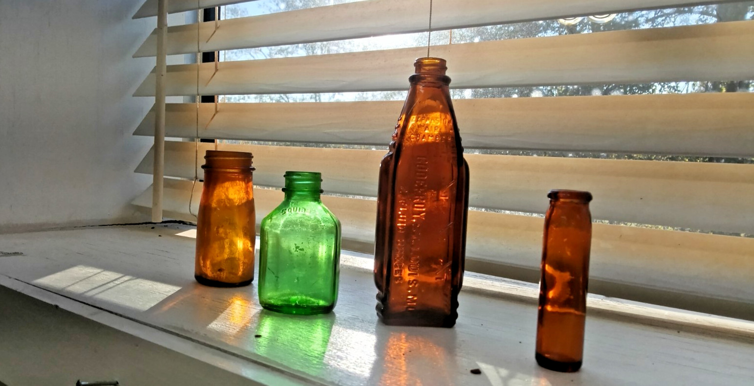VINTAGE PHARMACY & GENERAL STORE BOTTLE COLLECTION(4 PCS) Lot of 4 Antique Medi