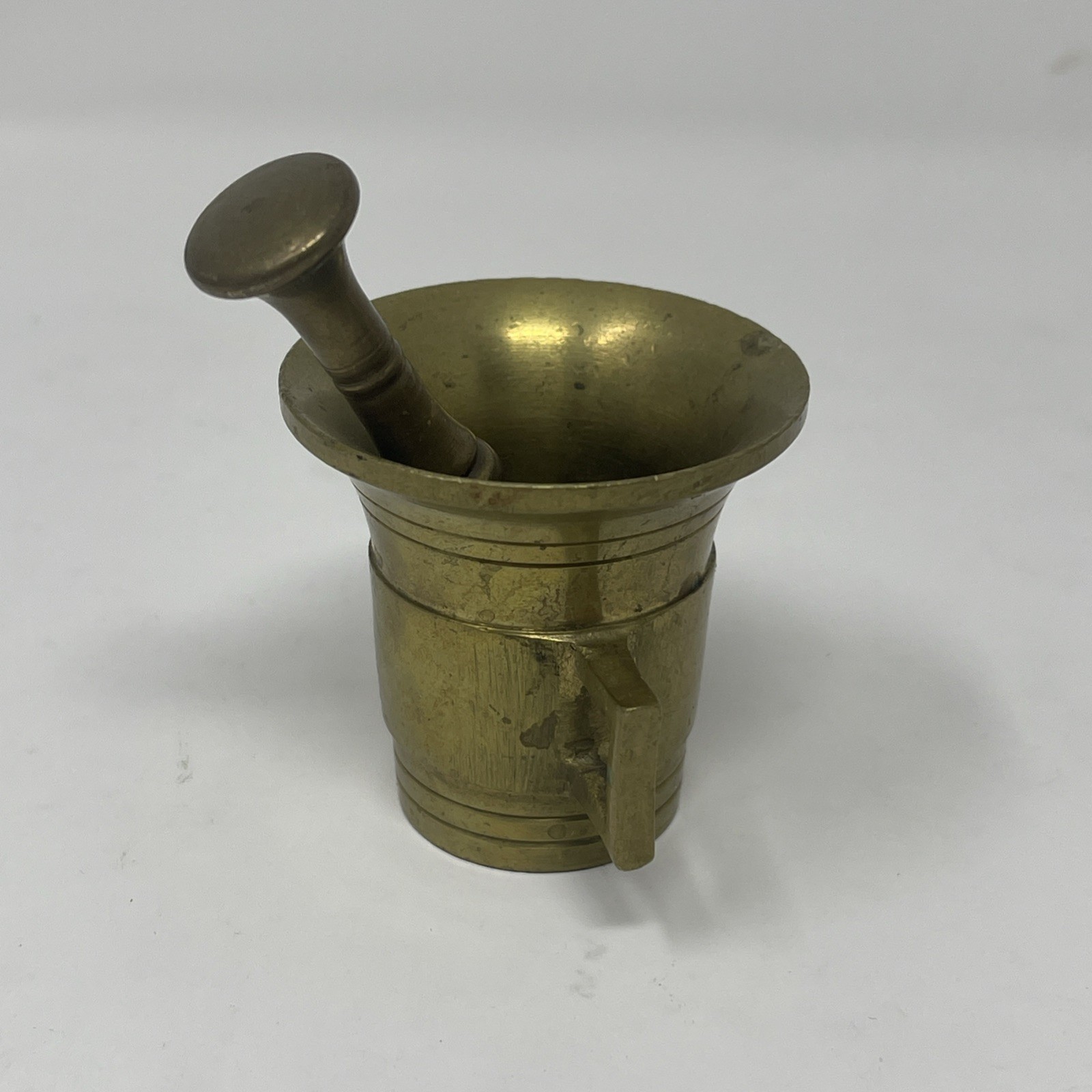 VTG SMALL BRASS MORTAR AND PESTLE WITH HANDLES