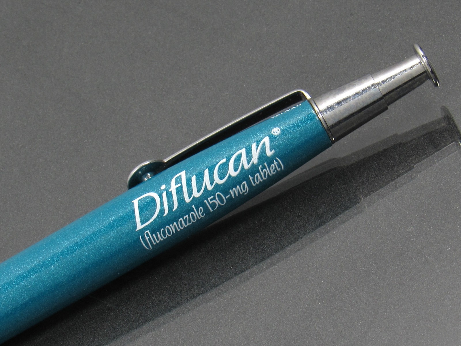 Diflucan Metal PEN Drug Rep Pharmaceutical Promo Advertising Nailhead Clicker